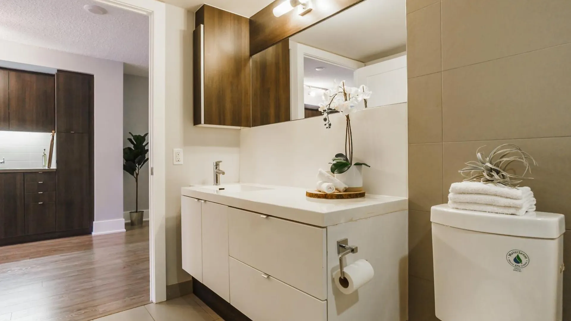 300 Front Suites Toronto