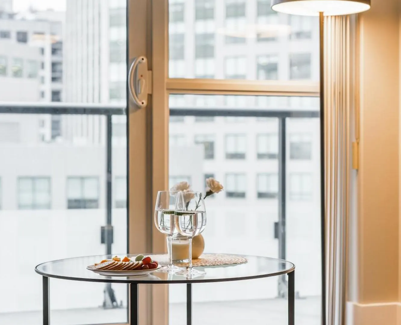 Hotel 300 Front Suites Toronto Kanada
