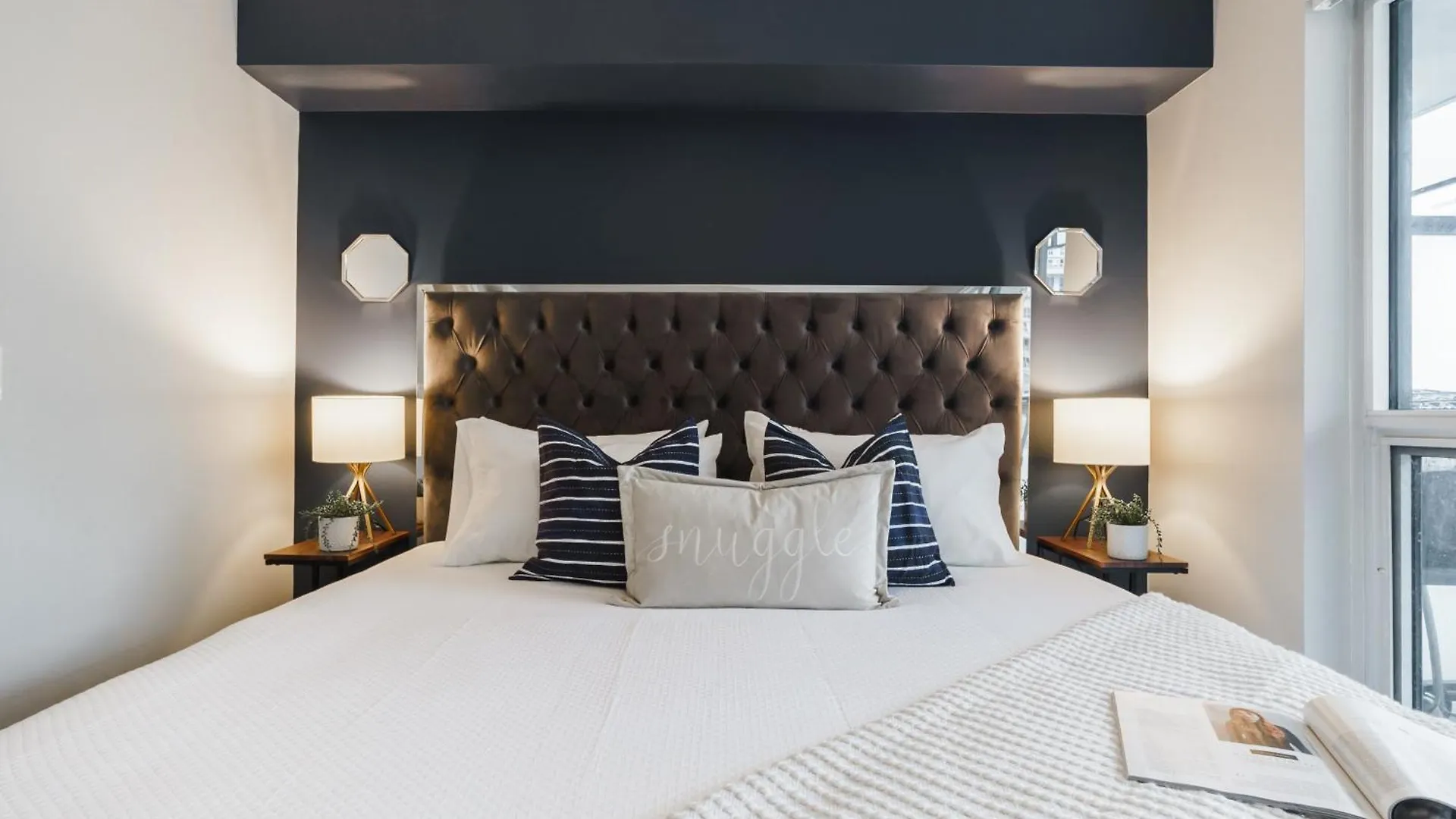 300 Front Suites Toronto