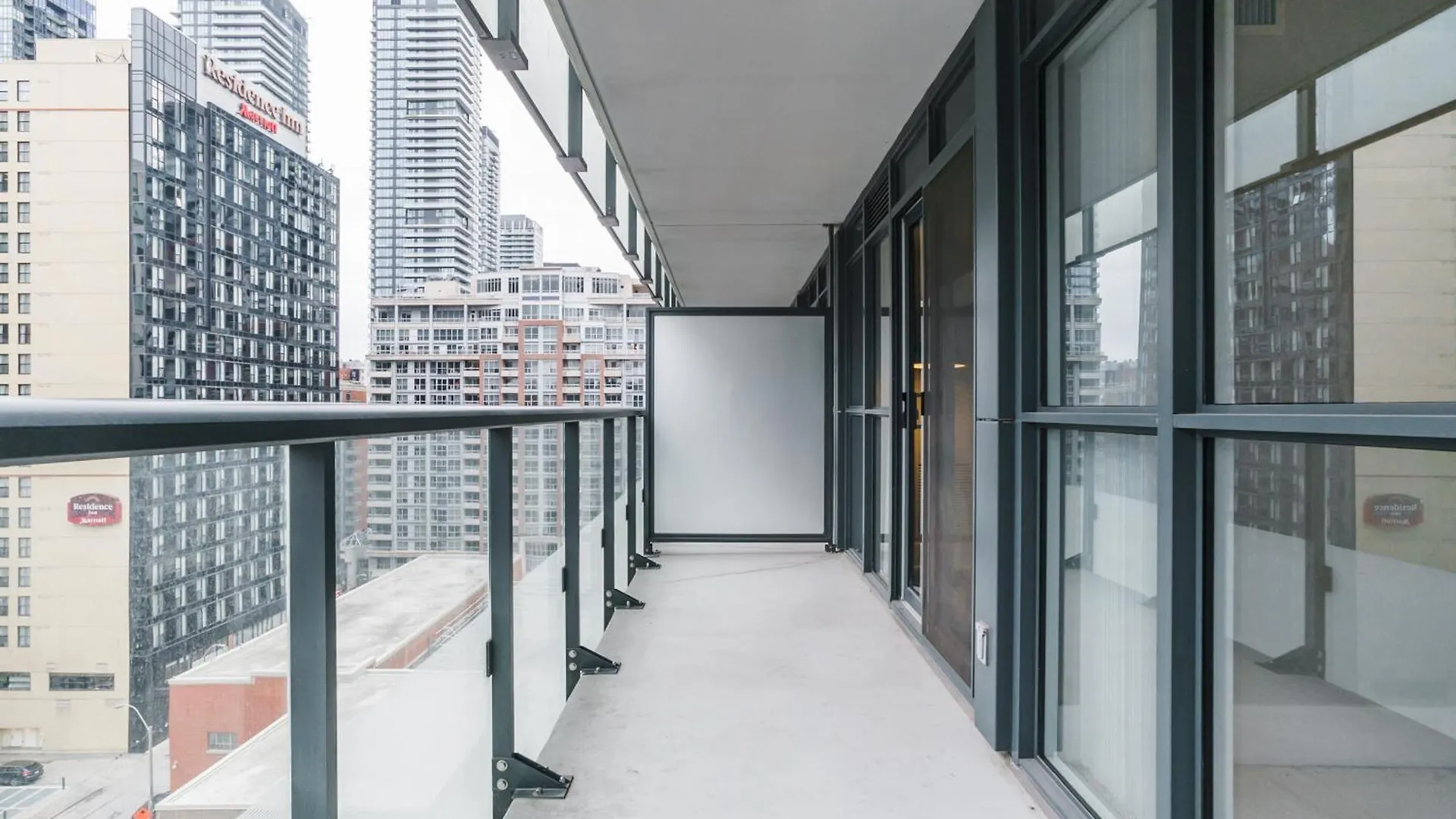 300 Front Suites Toronto